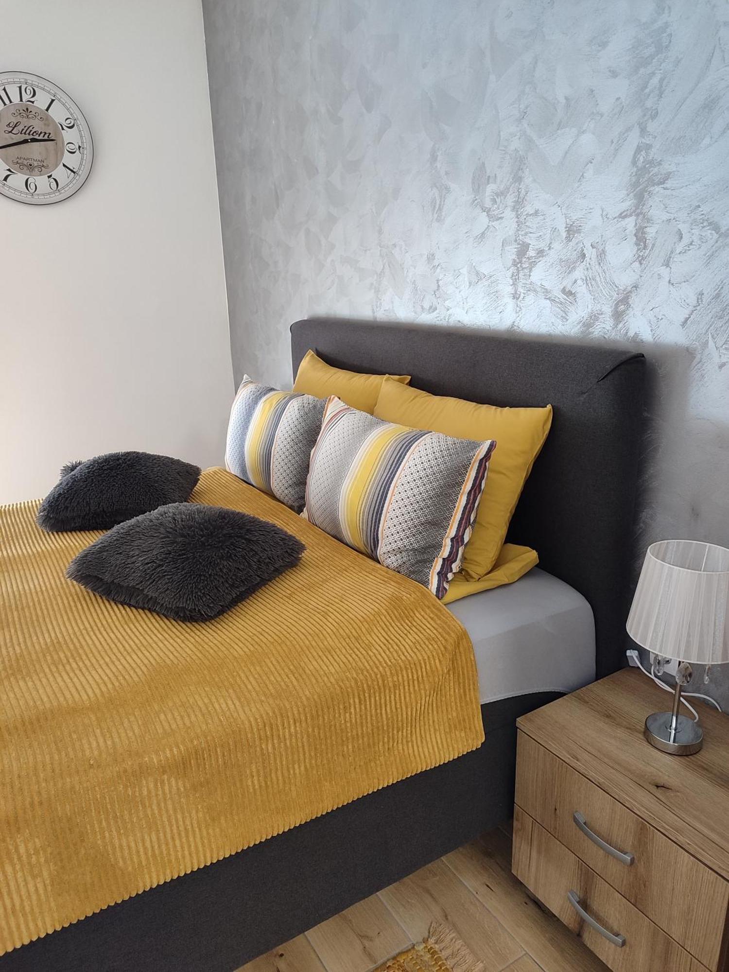 Apartman Liliom Суботиця Екстер'єр фото